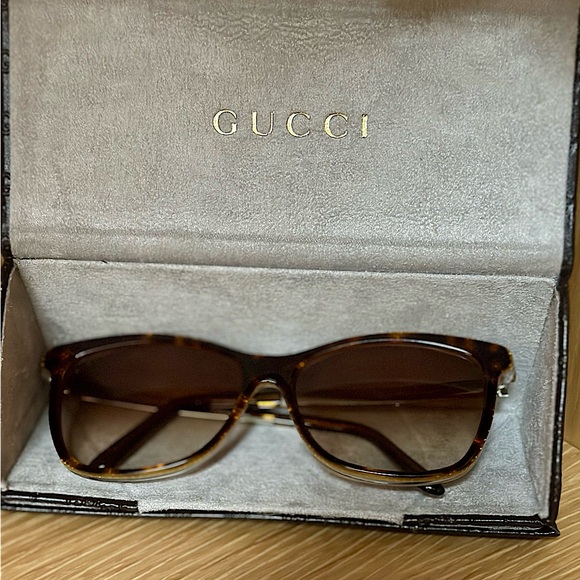 Gucci Brown Tortoise Sunglasses - Picture 1 of 3